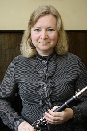 Хромых  Стэлла Эдуардовна : преподаватель, заведующая отделением оркестровых инструментов