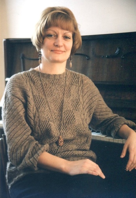 Ижова Жанна Витальевна : преподаватель фортепианного отделения