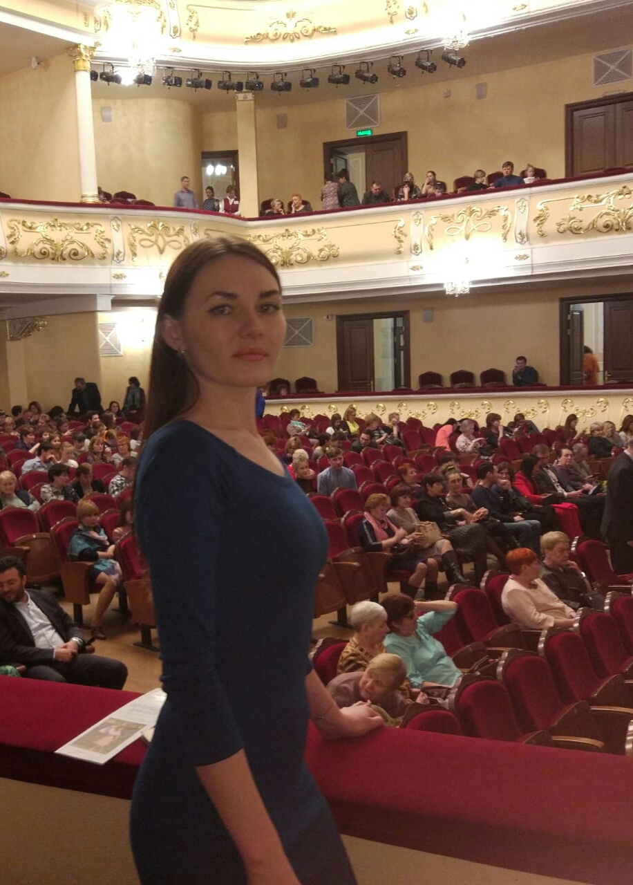 Валиахметова Оксана Григорьевна : преподаватель отделения хорового пения